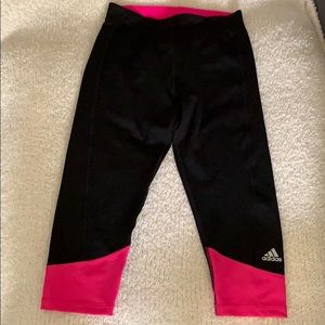 NWT Adidas Techfit Capri Size Small